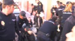 Enfrontaments entre la policia i veïns en un desnonament a Elx