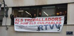 Tancada a la seu del Consell d'Administració de RTVV en contra de l'ERO