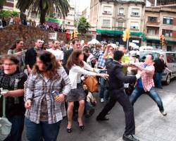 Moment posterior a l'agressió amb l'agredit al terra