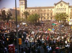 &#65279;&#65279;&#65279;Marees humanes han inundat els carrers en defensa de l'ensenyament públic, tot i que no ha mancat la repressió