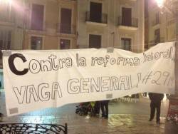 Gairebé 500 persones es manifesten a les portes del congrés del CDC a Reus