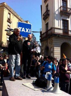 Pep Riera intervenint a la concentració de Mataró