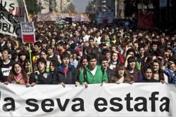&#65279;&#65279;&#65279;Marees humanes han inundat els carrers en defensa de l'ensenyament públic, tot i que no ha mancat la repressió