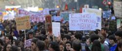 &#65279;&#65279;&#65279;Marees humanes han inundat els carrers en defensa de l'ensenyament públic, tot i que no ha mancat la repressió