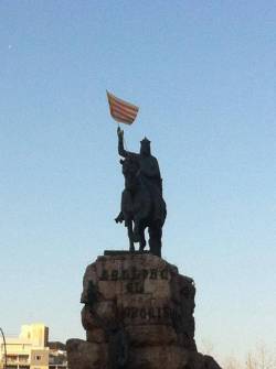 El rei En Jaume fent onejar una estelada