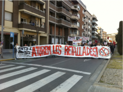 Centenars de persones es manifesten a Igualada