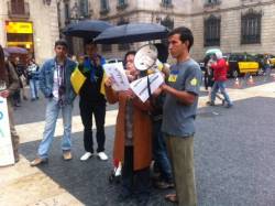 Més de mig centenar de persones exigeixen el reconeixement internacional d'Azawad a Barcelona