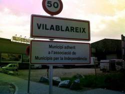 El municipi de Vilablareix, al Gironès, anuncia la seva pertinença a l'AMI a l'entrada de la població