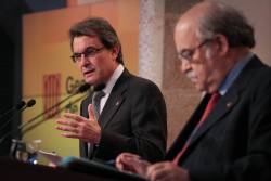 El president Mas i el conseller Mas-Colell, en la roda de premsa de dimarts