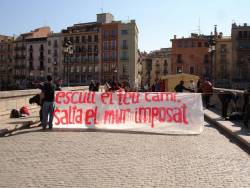 Pancarta de suport a Núria Pórtulas a la ciutat de Girona