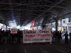 Centenars de persones es van mobilitzar per denunciar el desallotjament