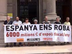 ERPV, MDT, PSAN i SI en roda de premsa davant la delegaci&oacute; d'hisenda a Val&egrave;ncia, al carrer Guillem de Castro