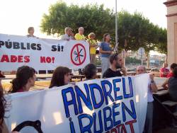 Manifestació pel centre de Tortosa en suport a Andreu Curto