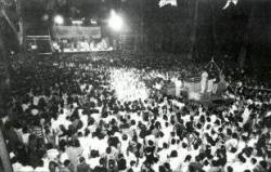 El concert de fa vint anys a la Devesa de Girona, al qual hi van assistir unes 15.000 persones