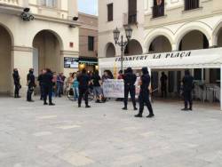 Els Mossos van encerclar els protestants