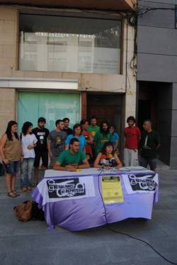 Roda de premsa del grup de suport a Andreu Curto. A l'esquerra el seu germà, Albert Curto