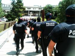 Antiavalots dels Mossos a l'interior del campus de la UAB