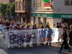 Manifestació pel centre de Tortosa en suport a Andreu Curto