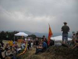 Ocupació del castell de Montsoriu amb un ambient lúdic i reivindicatiu