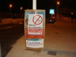 encartellades en contra de les corregudes
