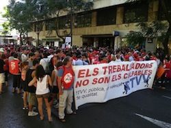 Concentració davant del consell d'administració de RTVV