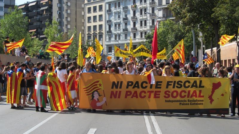 Capçalera de la manifestació de Girona