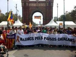 Pancarta d'Illencs pel Català a la manifestació de l'ANC