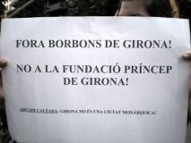 Un dels cartells que s'han repartit