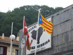 Ajuntament d'Ondarroa amb l'estelada