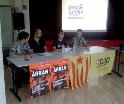 Presentació del documental "Operació Garzón" a L'Hospitalet de Llobregat, amb membres de la CUP, Arran, Alerta Solidària i Llibertat.cat