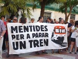Fa mesos que la societat civil de les les comarques de la Costera, la Vall d?Albaida, el Comtat i l'Alcoi es mobilitza per mantenir la línia fèrria..