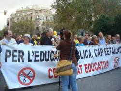 Milers de persones s'apleguen a Barcelona en una nova mobilització contra les retallades en ensenyament FOTO: USTEC