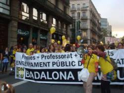 Milers de persones s'apleguen a Barcelona en una nova mobilització contra les retallades en ensenyament FOTO: USTEC