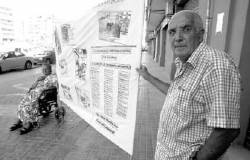 Carles Pinazo amb Matilde davant la plaça de bous de València