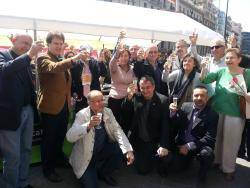 Brindis per la Independencia. Plaça de Catalunya