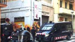 La policia autonòmica desallotja el Casal Popular de Gràcia: vista de Torrent de l'Olla