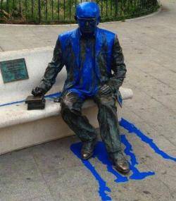 L'estàtua d'Estellés sofreix un nou acte vandàlic, i ja van 4 en tres anys