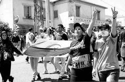 2001 Manifestació multitudinària dels berbers a Alger