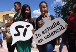Unes 200.000 persones han dit Sí al valencià a l'Escola