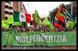Cadena humana d'Independentistak en solidaritat amb la Via Catalana