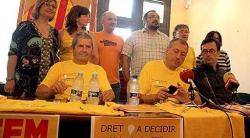 Membres de l'ANC al País Valencià presentant la cadena humana