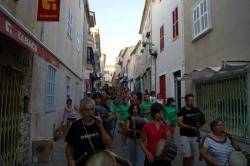Passejada pel poble amb els xeremiers d?Artà i s?enllaçaren els llocs més simbòlics del poble