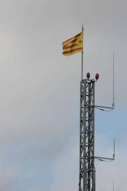 Estelada penjada a la torre del parc dels bombers de Mataró