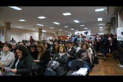 Moment de la protesta a la Facultat de Filosofia i Lletres de Buenos Aires on Garzón havia de pronunciar la xerrada