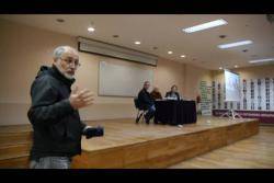 Moment de la protesta a la Facultat de Filosofia i Lletres de Buenos Aires on Garzón havia de pronunciar la xerrada