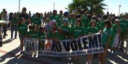 Manifestació a les Cases d'Alcanar contra el projecte Castor