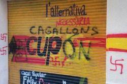 La façana de la seu de la CUP a Mataró novament atacada pels feixistes