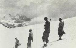 Esquiadors Pirinencs al Coll de Tendeñera (Del llibre de memòries d'Alfons Segalàs)