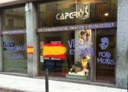 Pintades racistes i espanyolistes contra els setmanaris Tot Mataró i Capgròs.