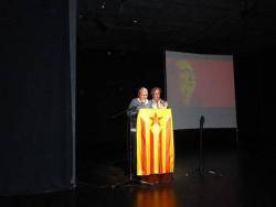 Els familiars Montserrat Benet (dona) i Teresa Lecha (germana) a l'Homenatge Nacional a Toni Lecha (Girona13 de desembre de 2013)